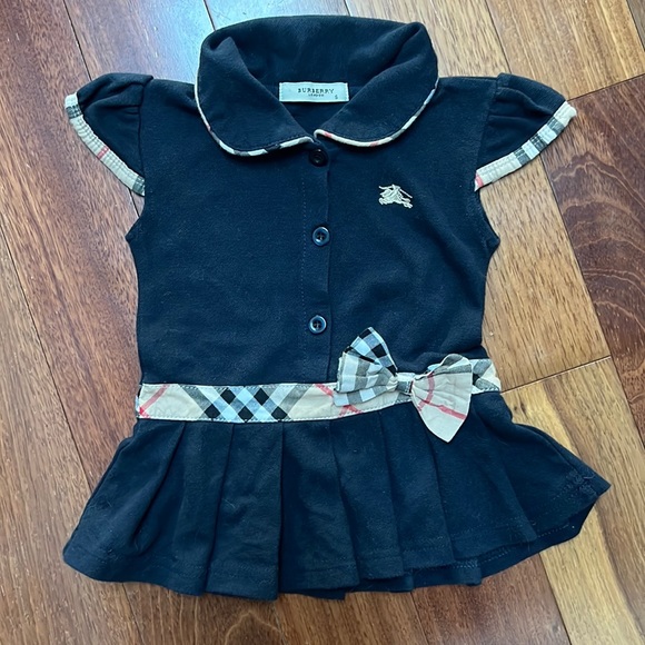 Gorgeous Burberry polo tee with cap sleeves and ruffle bottom size small or 4-5T - Picture 1 of 3